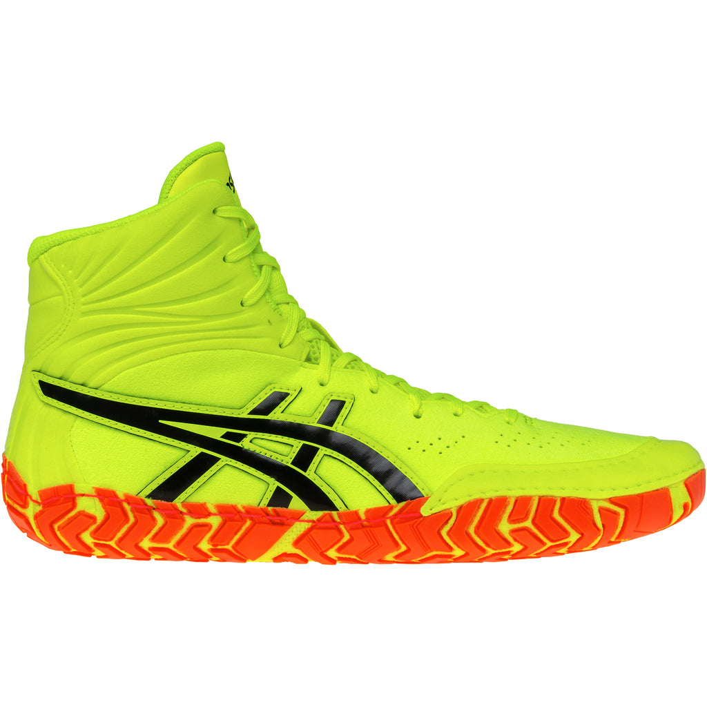 ASICS Aggressor 5 Wrestling Shoe in Yellow and Black from the side